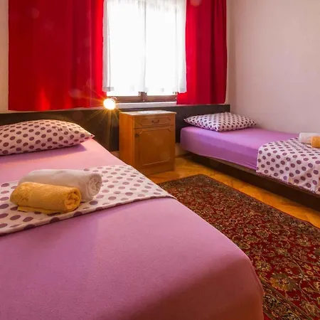 Apartment In 5577 Crikvenica
