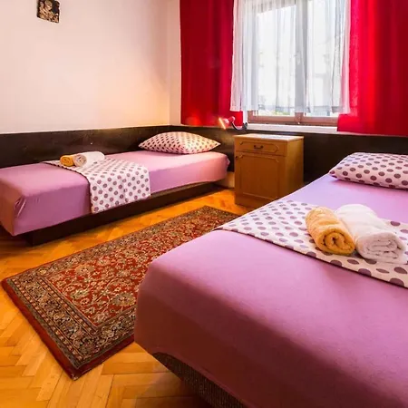 In 5577 Apartment