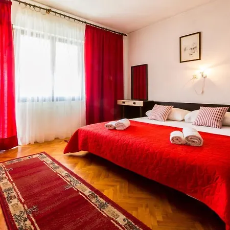 Apartment In 5577 Crikvenica